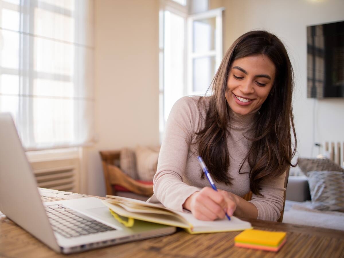 MAGNA, la iniciativa que busca evolucionar el acceso a la educación internacional de la mujer