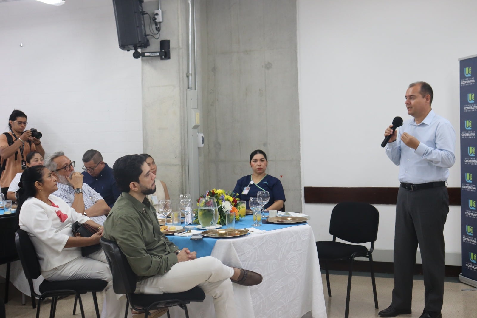 El director de la UCC Campus Montería, Jorge Vélez, durante el lanzamiento del pregrado en Enfermería.