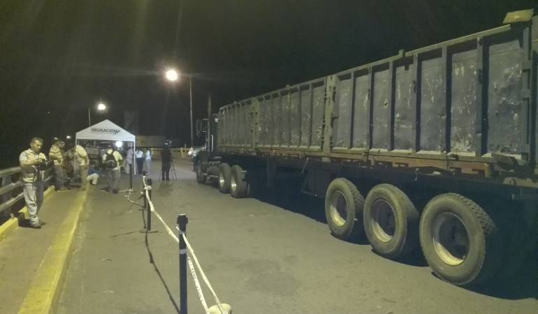 No se permitió paso de carga pesada hacia Venezuela 