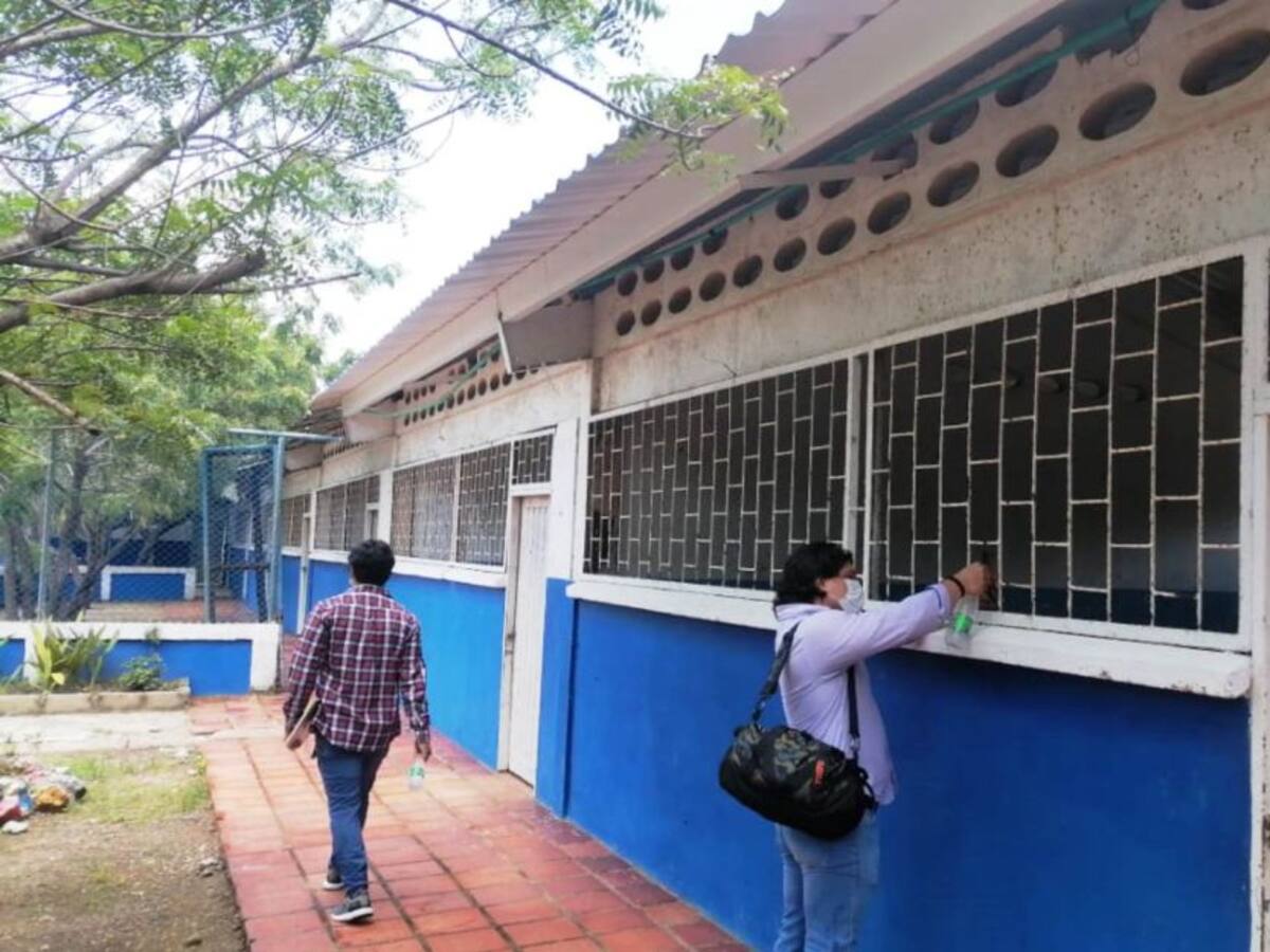 Evalúan estado de colegios de Santa Catalina para el regreso a clases