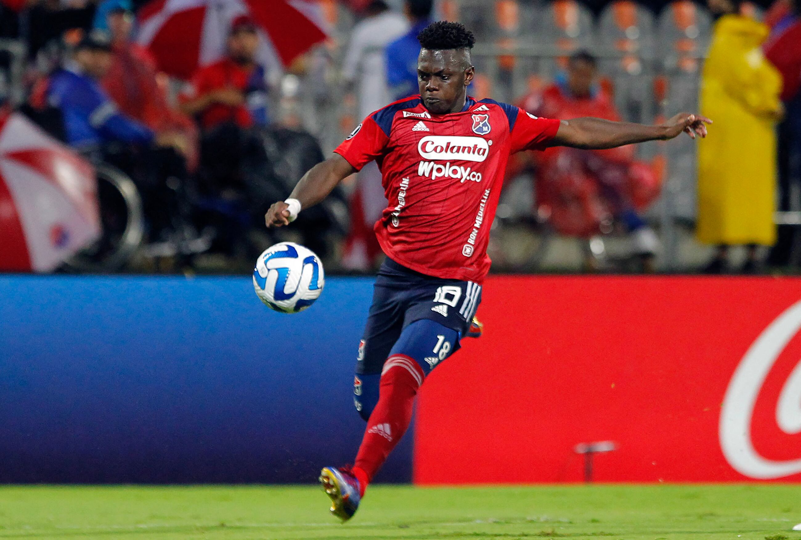 Edwuin Cetre en Independiente Medellín  (Photo by FREDY BUILES/AFP via Getty Images)