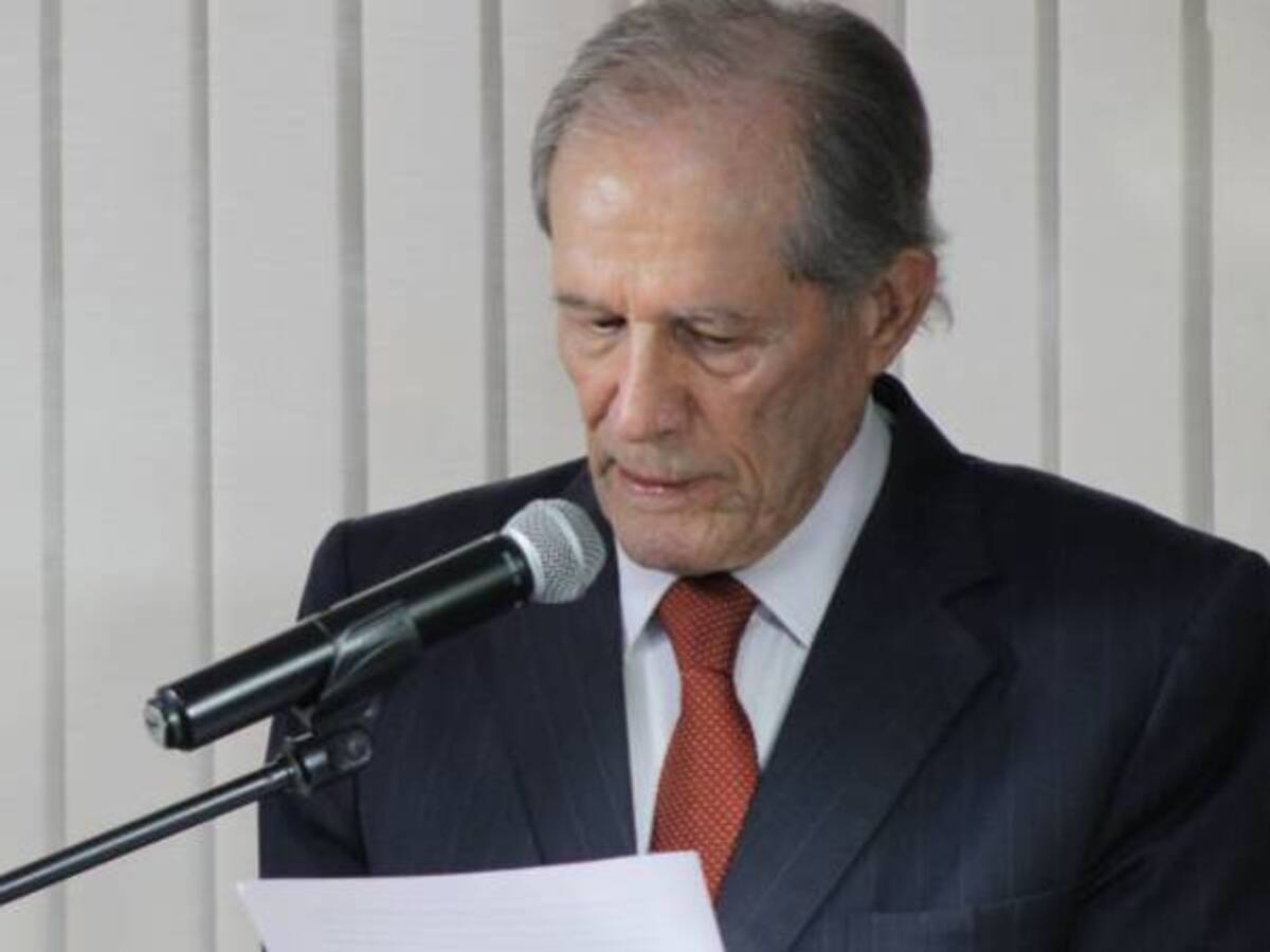 Alberto Montoya saluda a Caracol Radio en sus 70 años