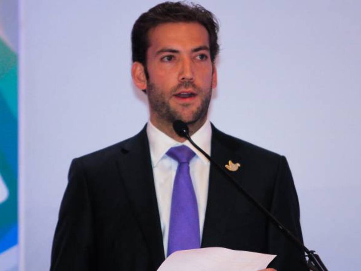 La paz se hará con o sin Álvaro Uribe: Martín Santos