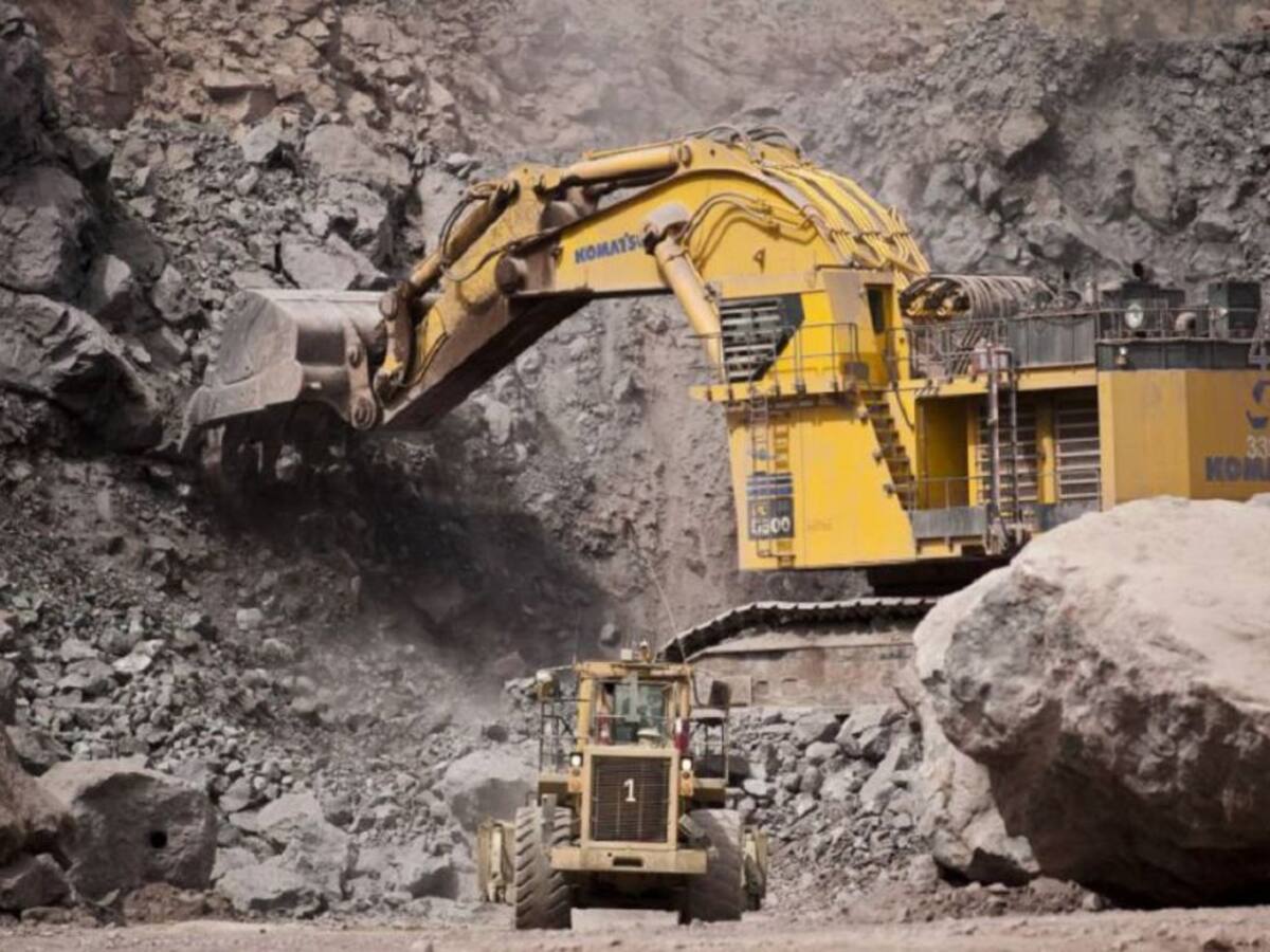 Sindicatos del sector minero anuncian paro por despidos
