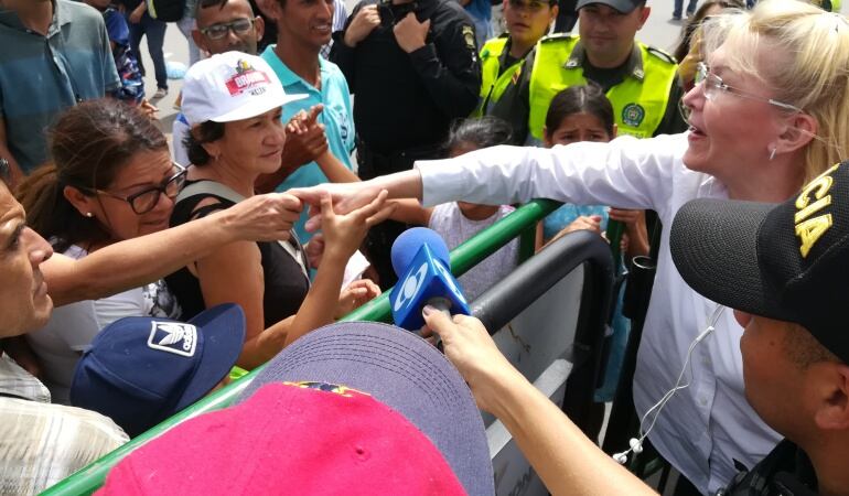 Ex fiscal de Venezuela Luisa Ortega Díaz En el puente internacional Simón Bolívar en Cúcuta