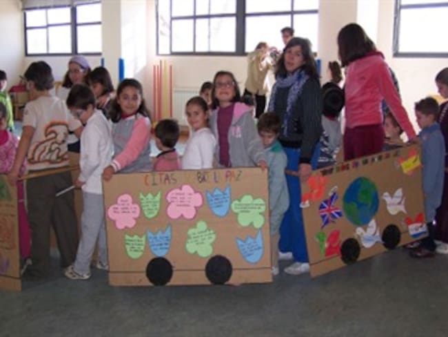 Estudiantes de colegios distritales en Bogotá deberán hacer parte de la jornada por la paz