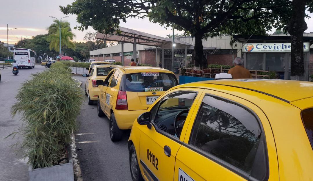Taxistas piden control contra el transporte ilegal en Ibagué