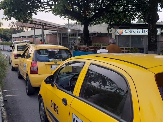 Taxistas piden control contra el transporte ilegal en Ibagué