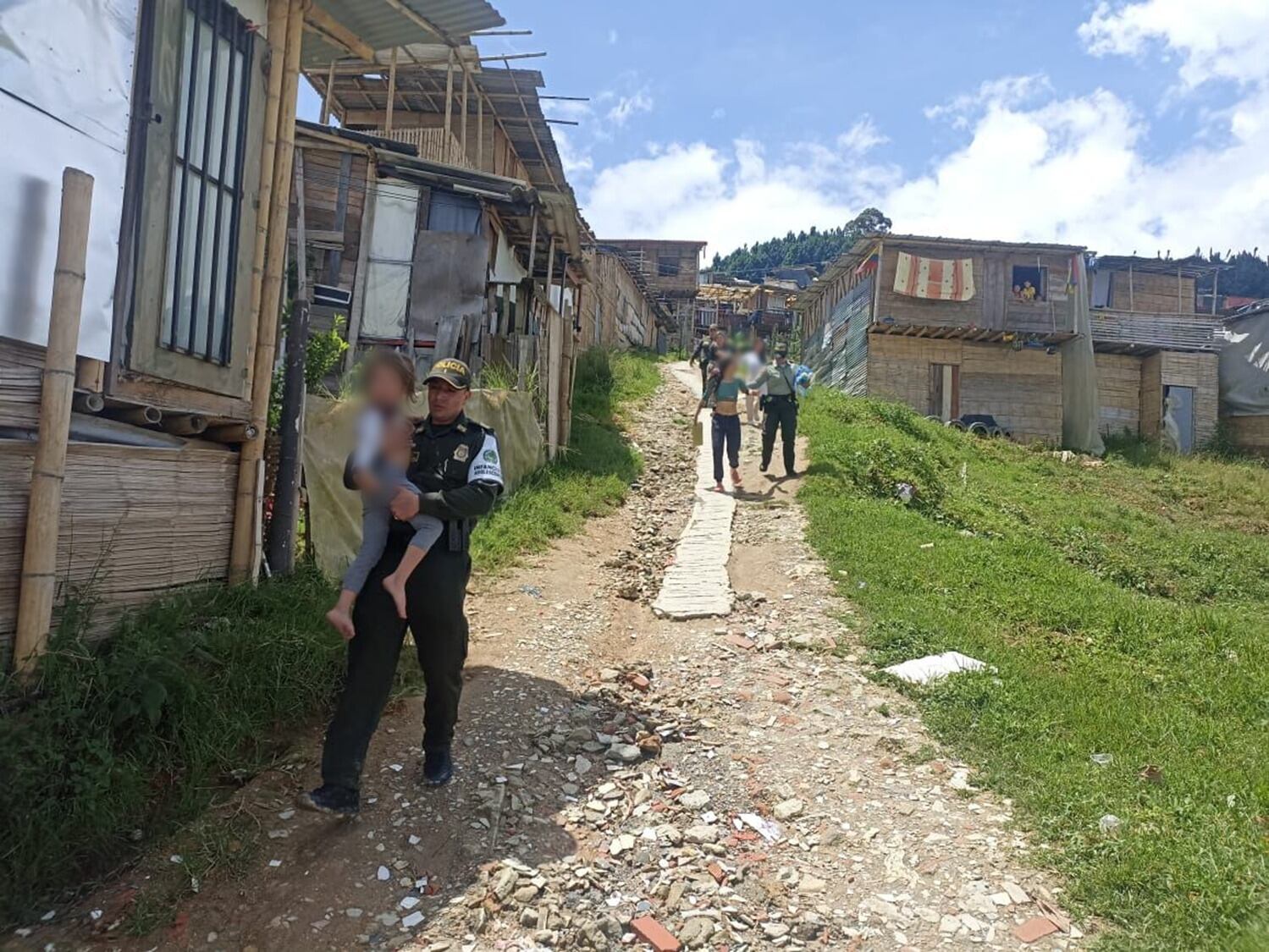 Niños rescatados en el barrio Samaria de Manizales - Fotografía Policía
