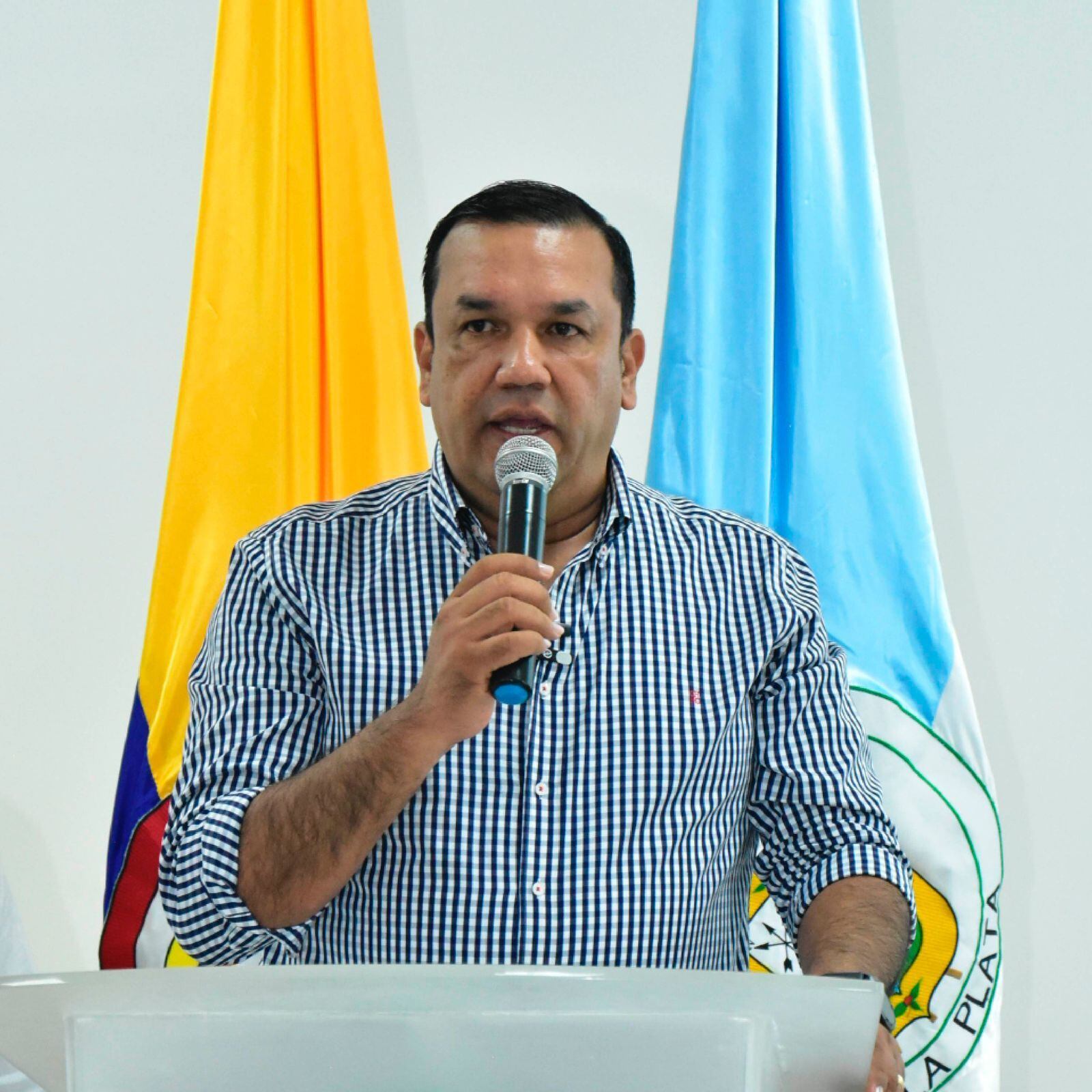 Camilo Ospina Martínez, alcalde de La Plata, Huila, fue sancionado con cinco días de arresto y multa tras ser declarado responsable de un incidente de desacato por un juez, por el presunto incumplimiento de un fallo de tutela.