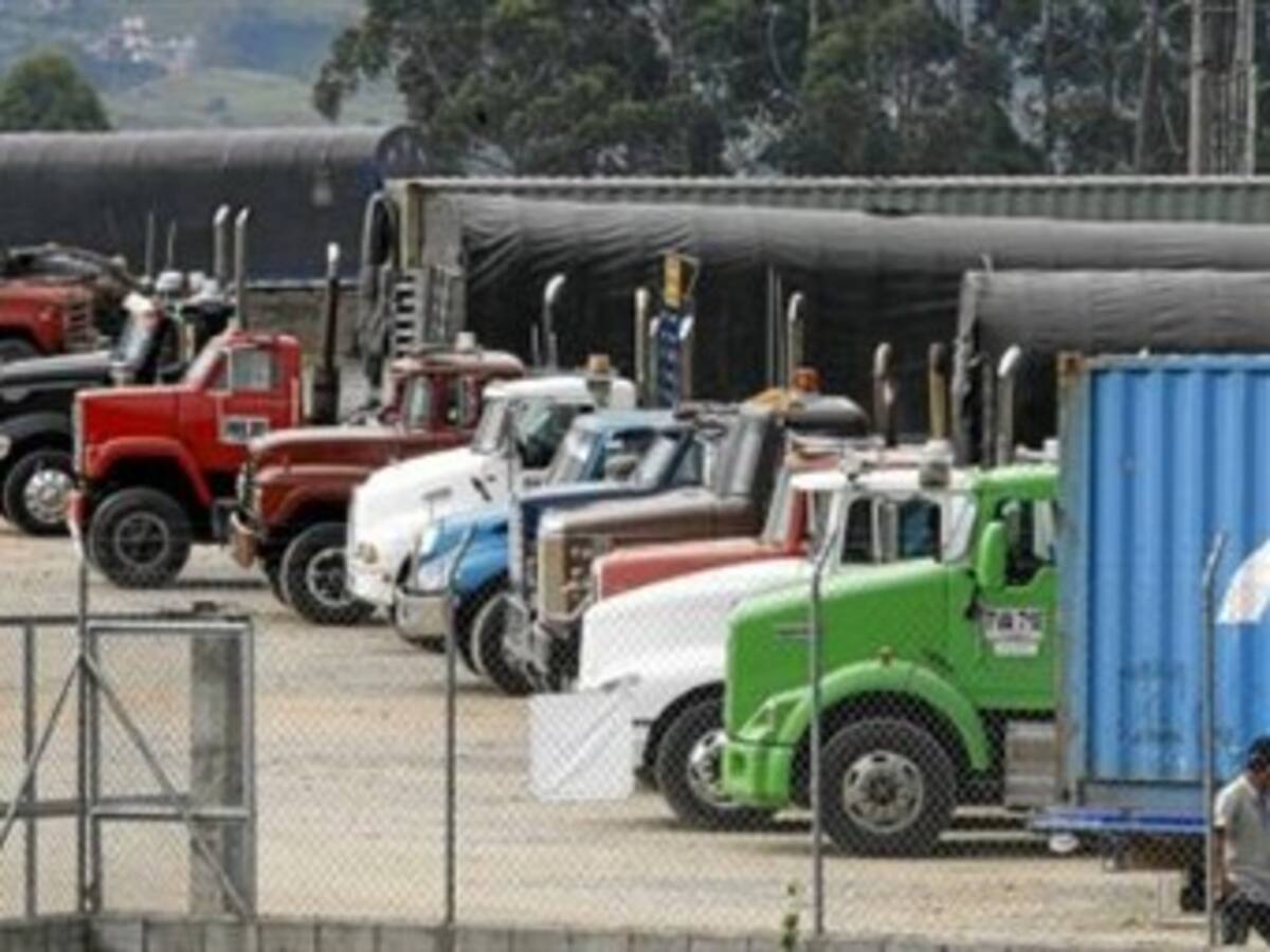 Confederación colombiana de camioneros anunció cese de actividades por el alza en el precio de los combustibles