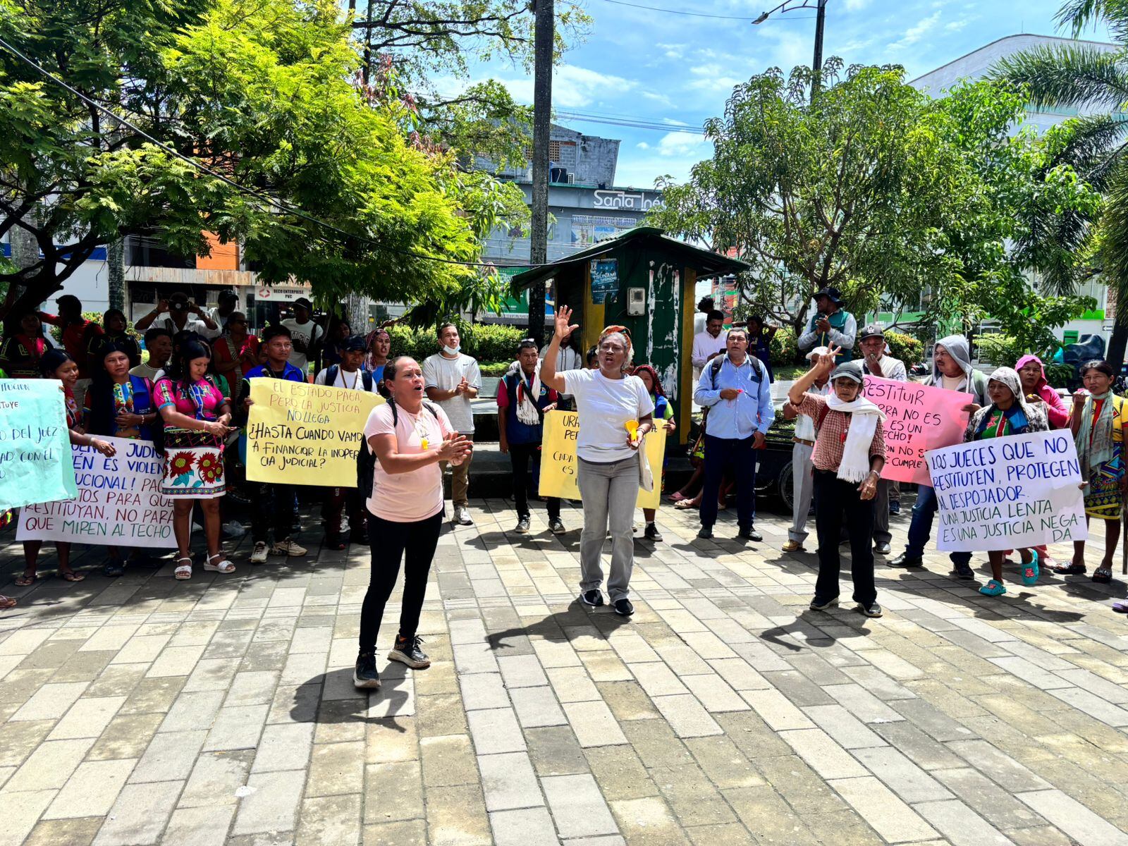 Campesinos, indígenas y afrodescendientes denuncian negligencia en los Juzgados de Restitución de Tierras de Urabá. Foto: Cortesía.