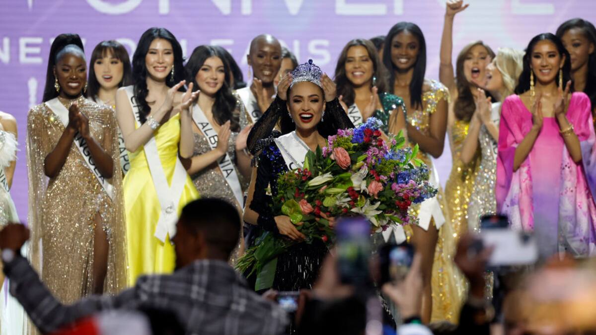 Tenía que ganar la mejor; es una gran oradora: presentador sobre nueva Miss Universo