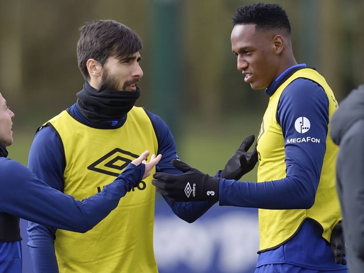 Yerry Mina y sus compañeros del Everton, aislados por precaución