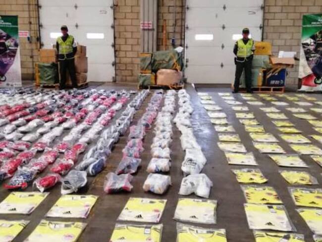 Incautan 382 millones de pesos en mercancía de contrabando en Cartagena