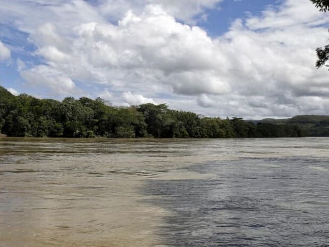 Buscan a dos niños que se lanzaron a un río en Charalá