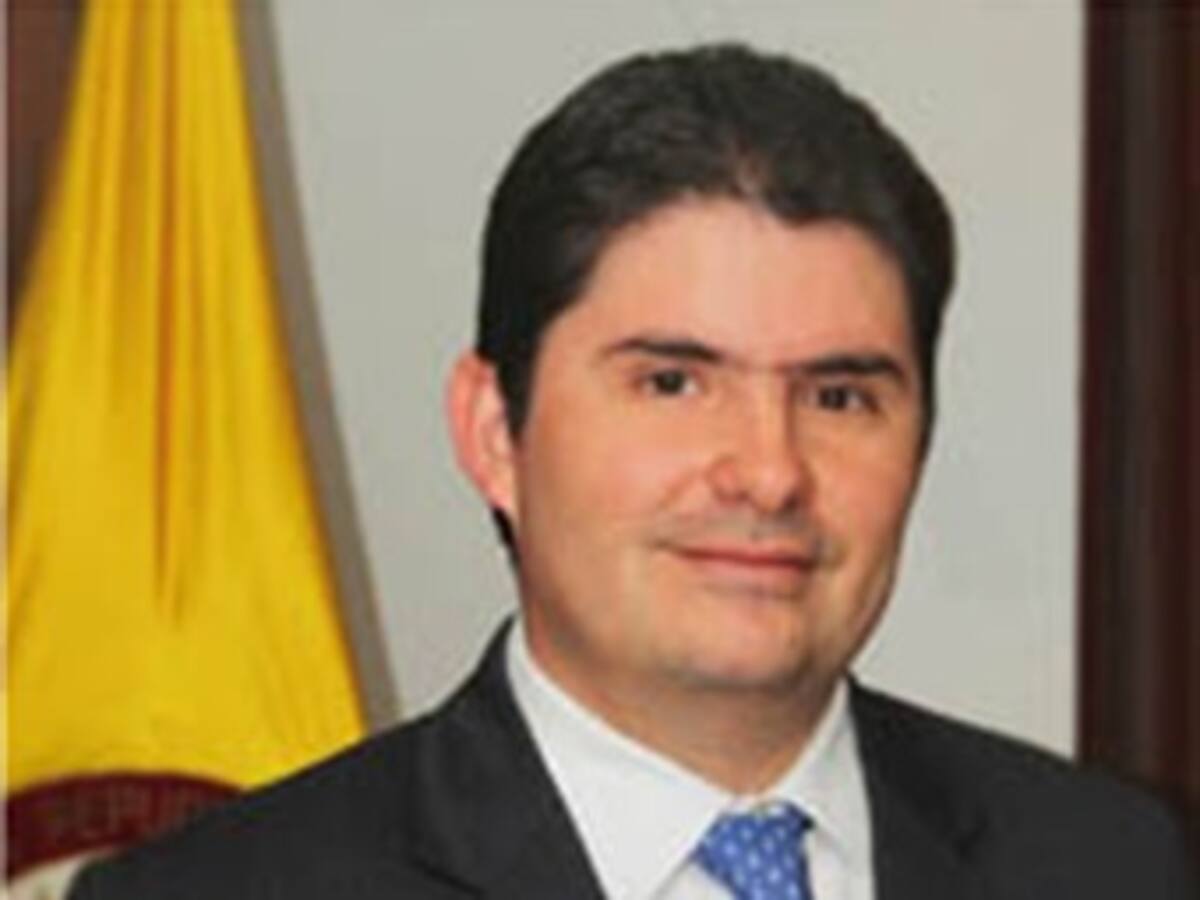 Nuevas críticas del ministro de Vivienda al bajo crecimiento económico de Bogotá