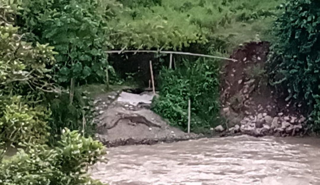 Minería a orillas del río Cauca
