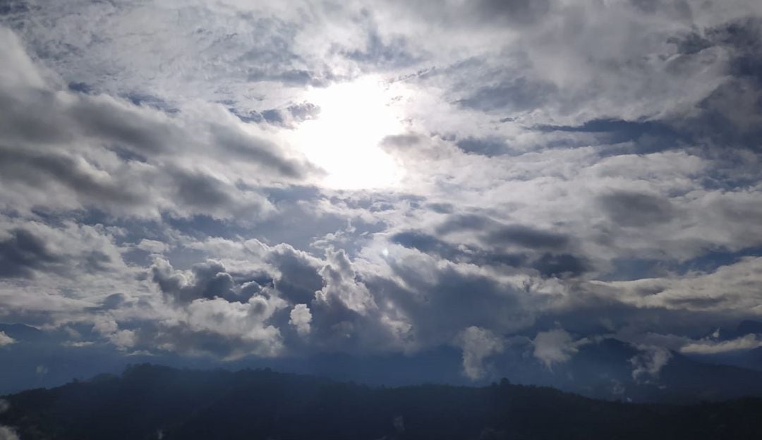Cielo en la vía Armenia-Pereira 