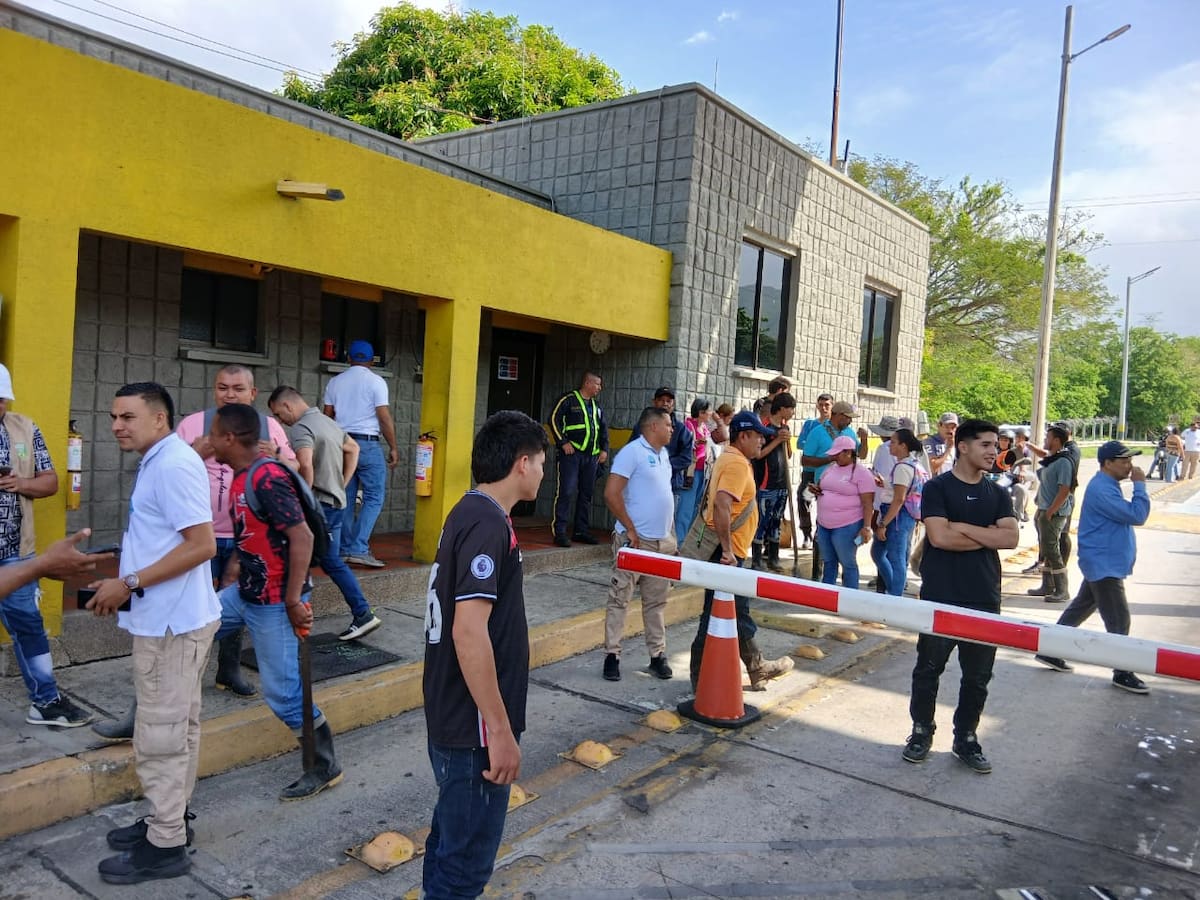 Comunidades exigen suspender cobro del peaje Neguanje por crisis vial en la Troncal del Caribe