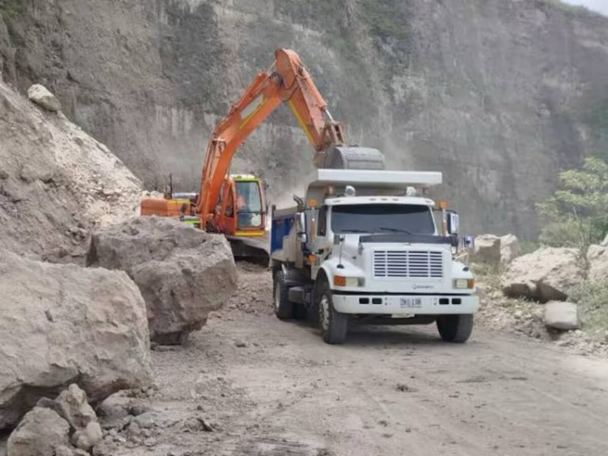 Cierre de la Panamericana y desabastecimiento en Nariño: solo hay combustible para 4-5 días.