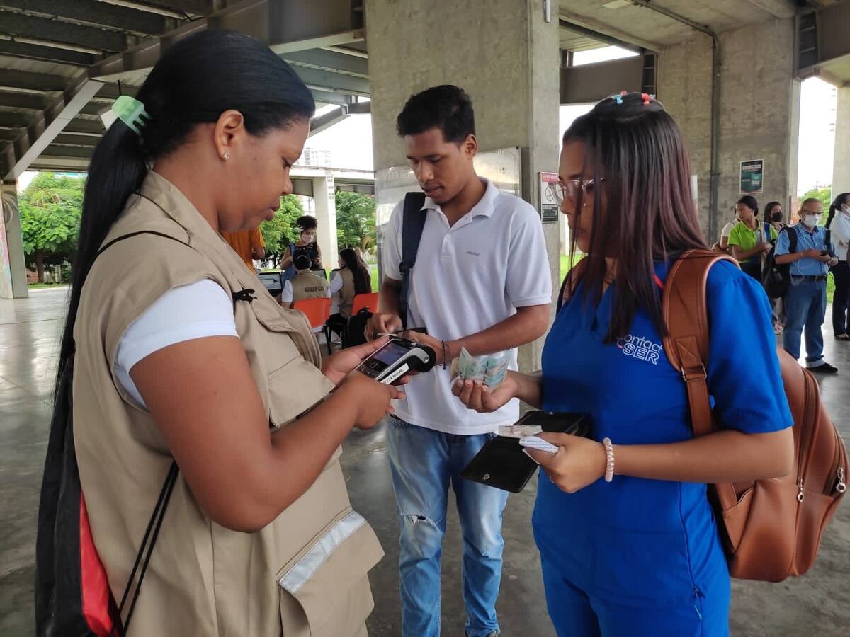 Activan puntos móviles de recarga de tarjetas en el Patio Portal de Transcaribe