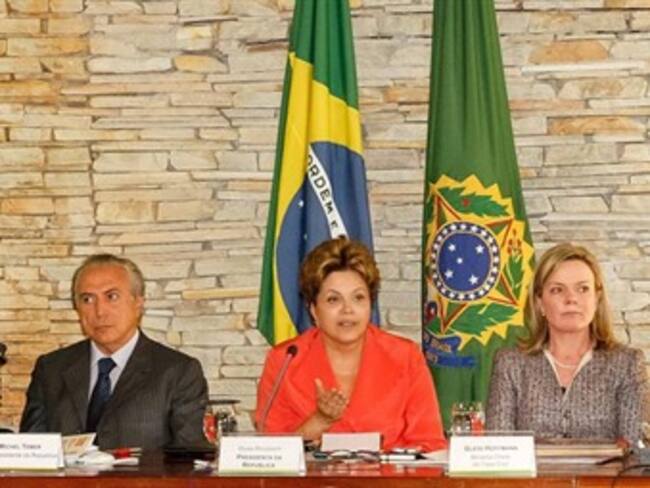 Rousseff da el primer paso hacia una reforma política