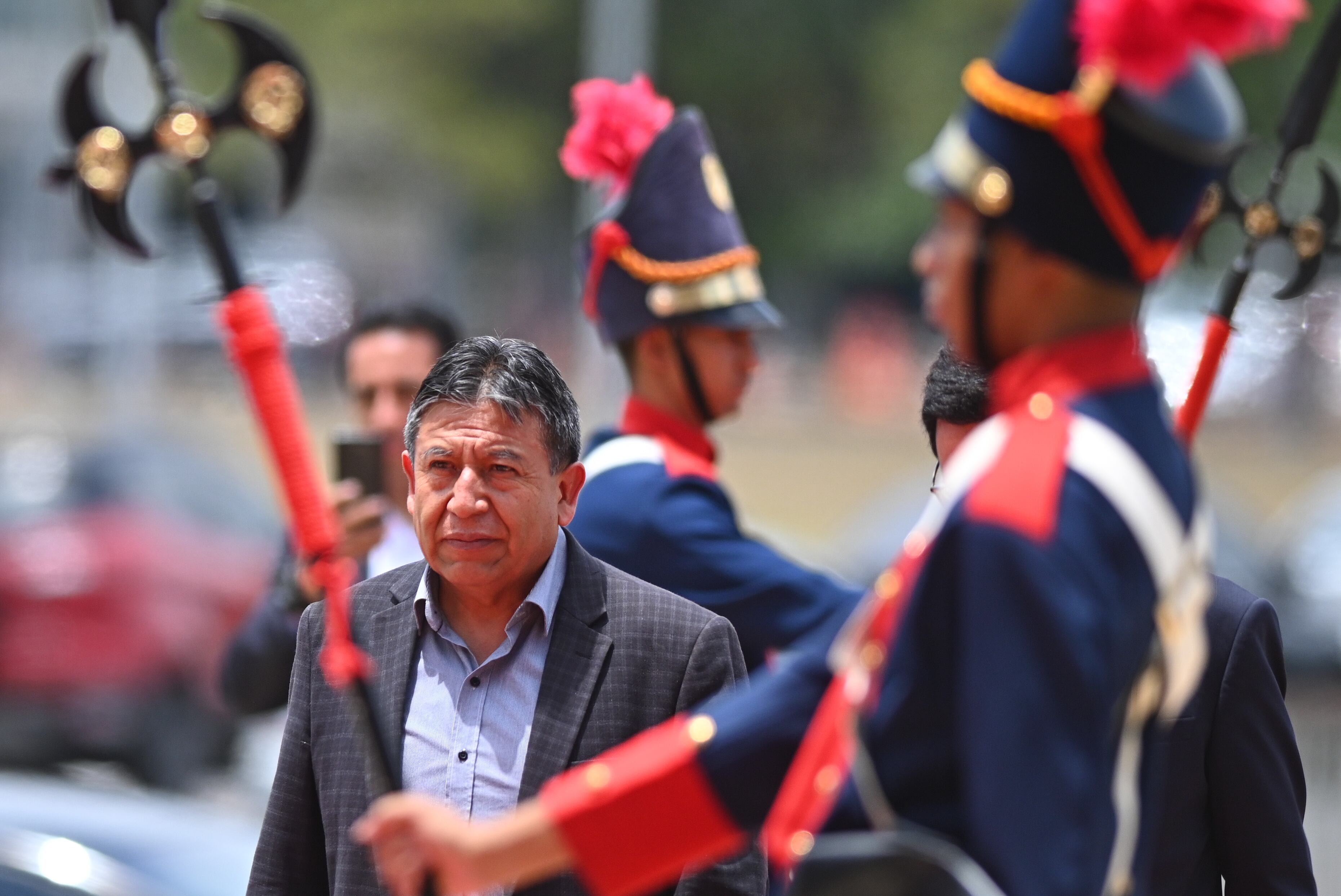 AME7406. BRASILIA (BRASIL), 17/11/2023.- El vicepresidente de Bolivia, David Choquehuanca, llega hoy al Palacio del Itamaraty en Brasilia (Brasil). El presidente brasileño, Luiz Inácio Lula da Silva, recibió este viernes al vicepresidente boliviano, David Choquehuanca, con quien pasó revista a la agenda bilateral y regional, así como analizó el próximo ingreso del país andino al Mercosur como socio pleno. EFE/Andre Borges
