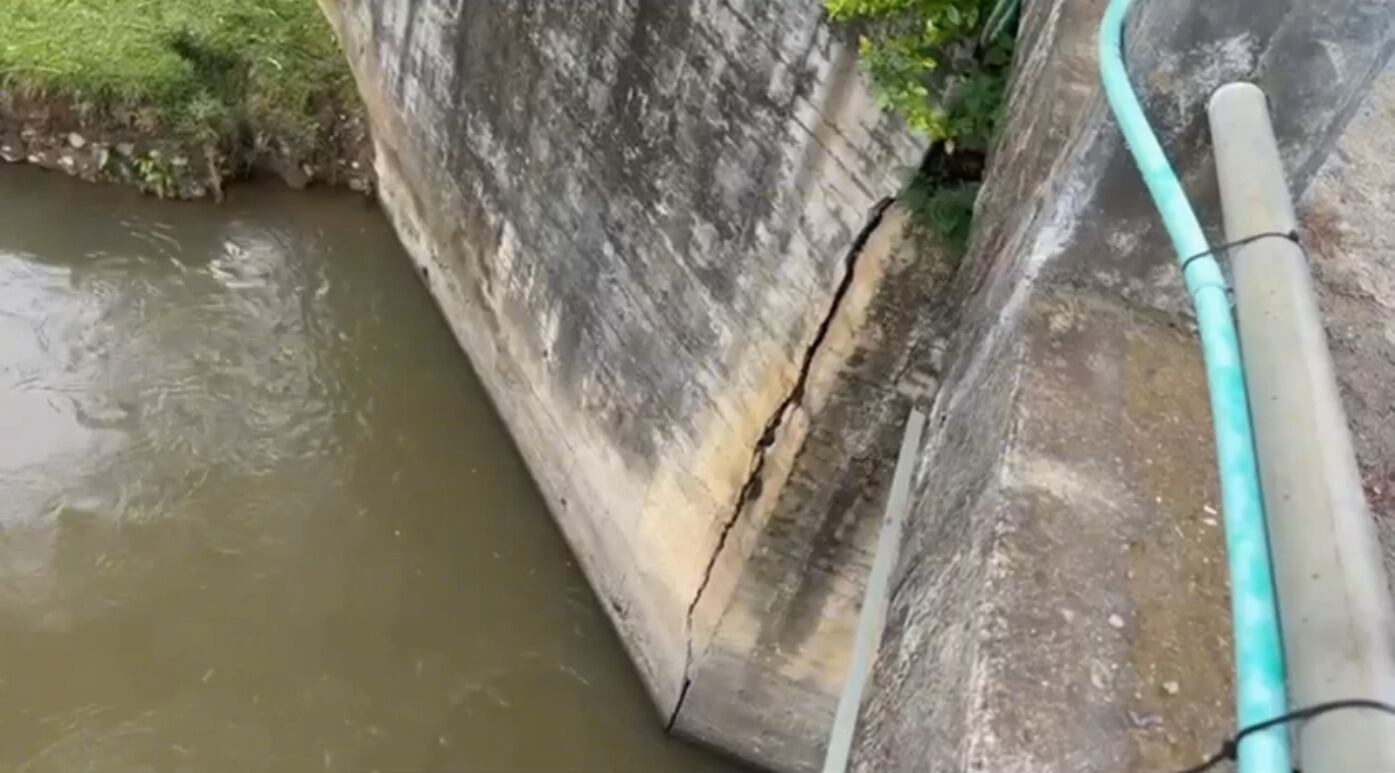Puente Guillermo Valencia afectado por las fuertes lluvias (foto: Alcaldía de Belén de Umbría)