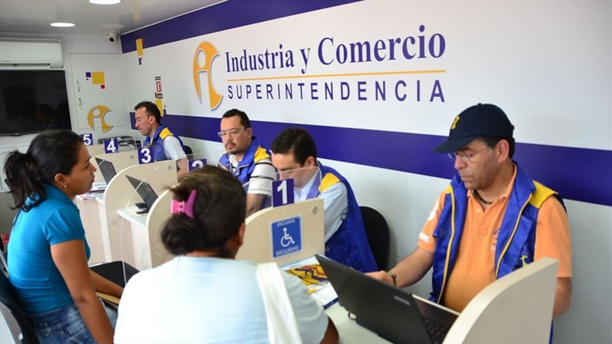 Ordenan a Dollarcity, Yoi y Miniso entregar información en español