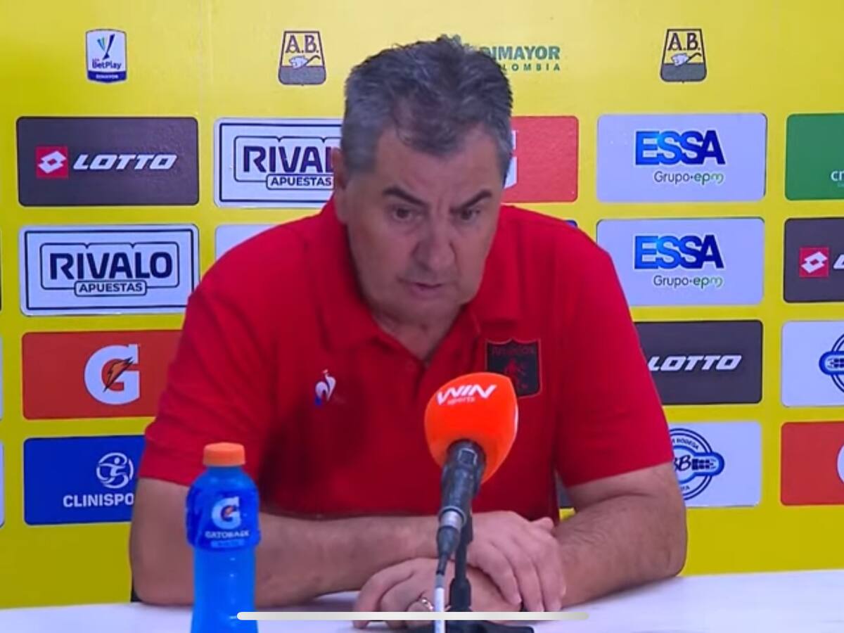 ‘Polilla’, enfurecido por el calendario: “No sé en qué cabeza cabe, son muchos partidos”