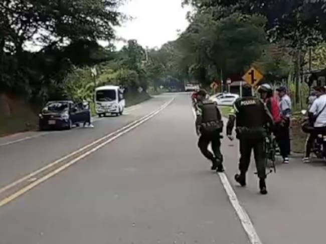 Un policía muerto y cinco heridos dejó ataque sobre la vía Panamericana en Cauca