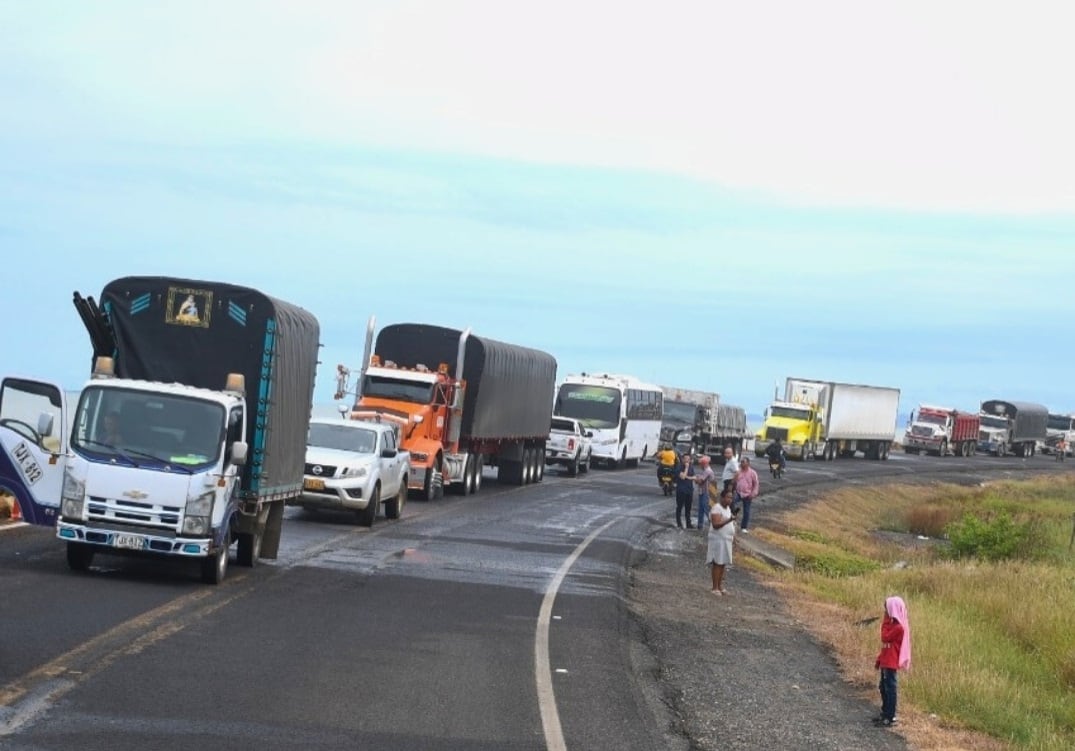 Bloqueo en la vía Urabá-Montería.