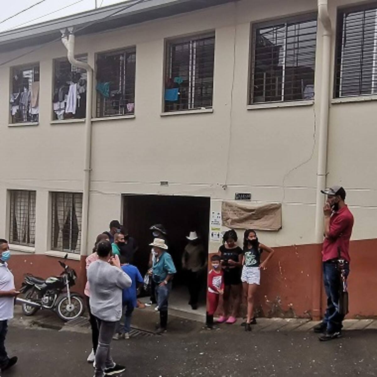 Mas de 700 estudiantes de Ituango salieron a paro académico por falta de docentes