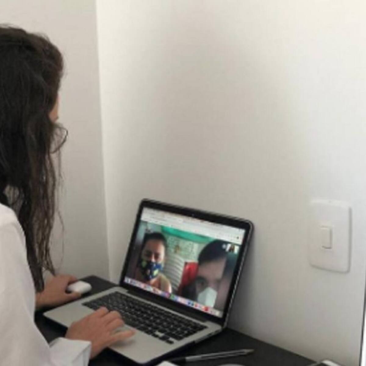 Ofrecen atención psicológica y psiquiátrica a través de teleconsultas