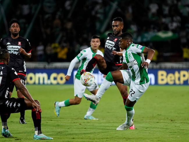 Duelo de Liga entre Atlético Nacional e Independiente Santa Fe / Colprensa