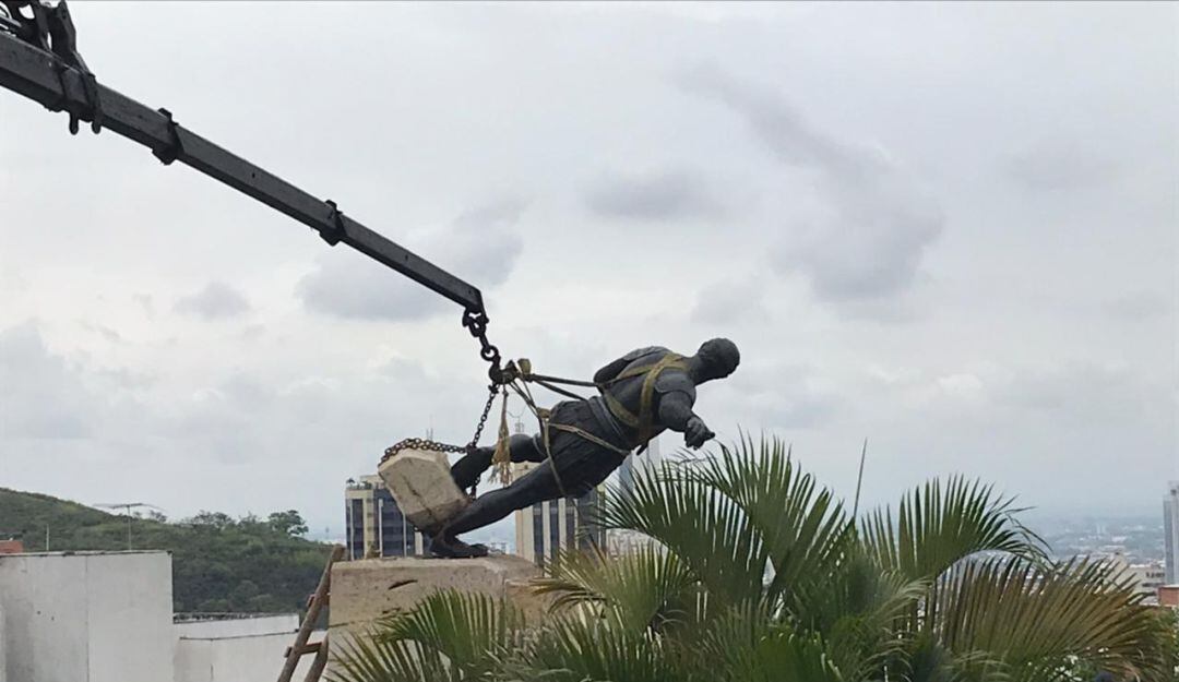 Desmonte temporal del monumento