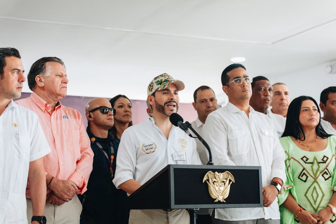 Abelardo de la Espriella anuncia aumento de pie de fuerza y control migratorio en La Guajira. Foto: Presidencia de la República.