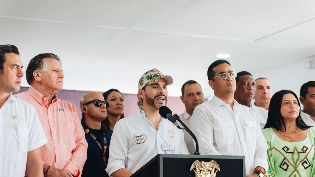 Abelardo de la Espriella anuncia aumento de pie de fuerza y control migratorio en La Guajira