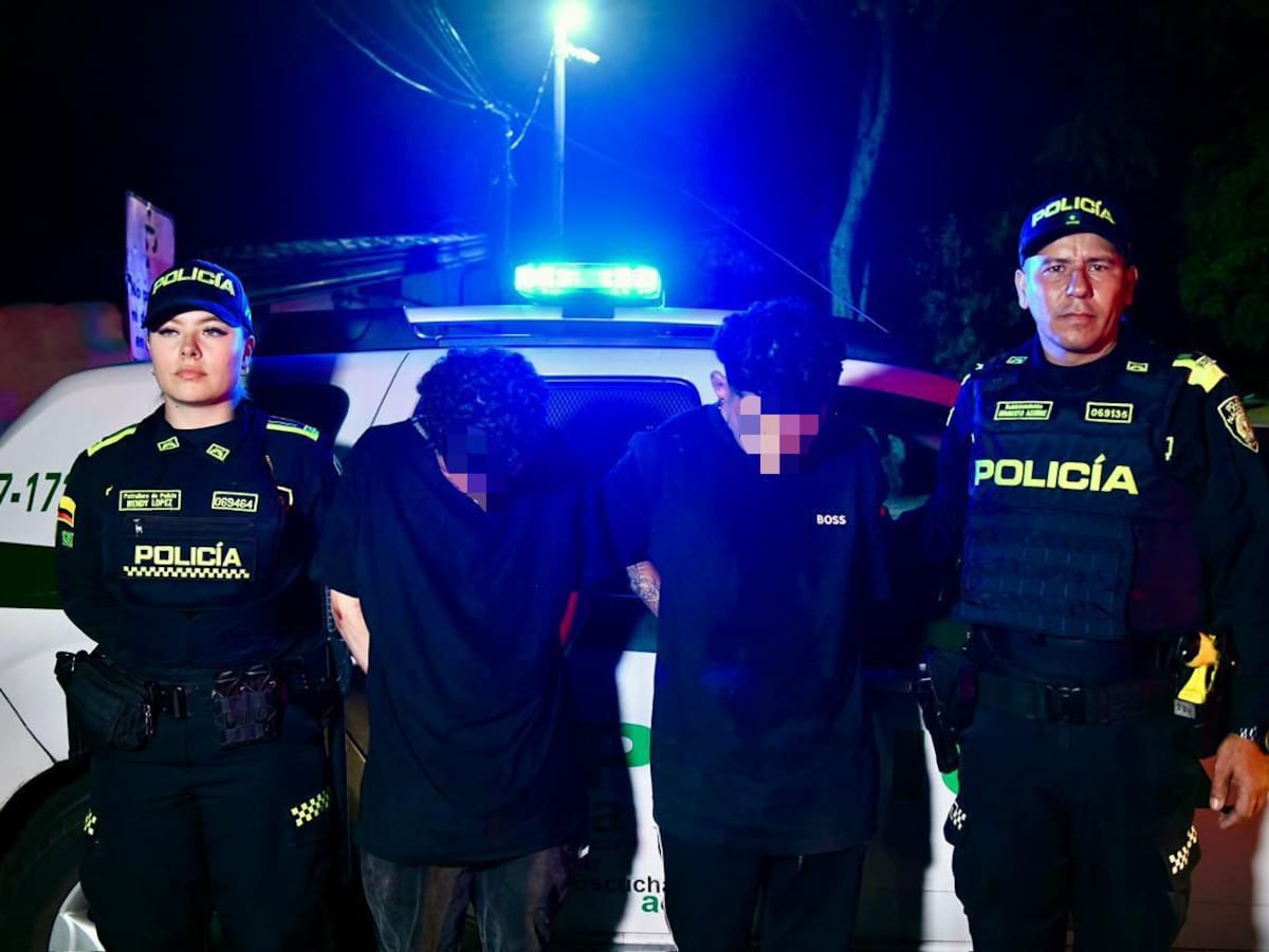 Autoridades capturan a dos hombres responsables de hurtar joyas de oro y portar arma de fuego