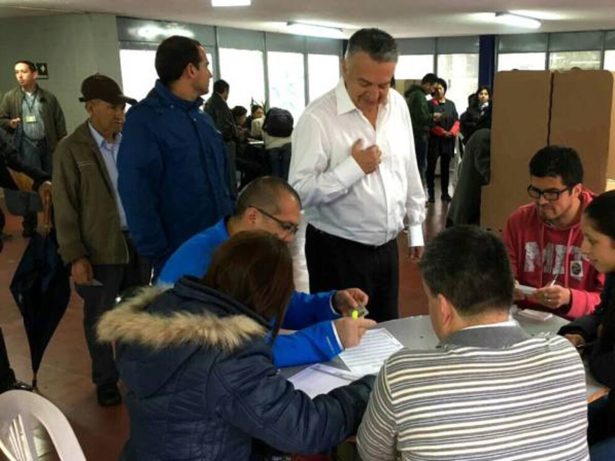 "Es importante que todos salgamos a votar" Lucho Garzón