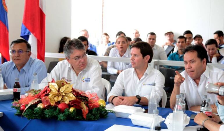 Visita a Gramalote del ministro de Hacienda Mauricio Cárdenas Santamaría y el gerente del Fondo Adaptación Iván Mustafá