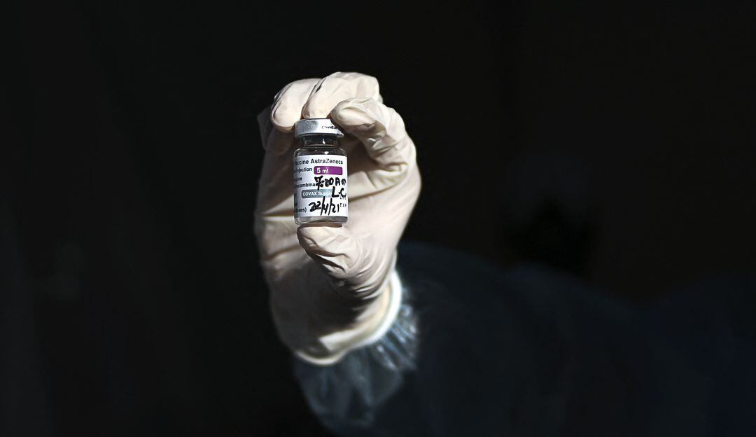 Vial de la vacuna de AstrazENECA 