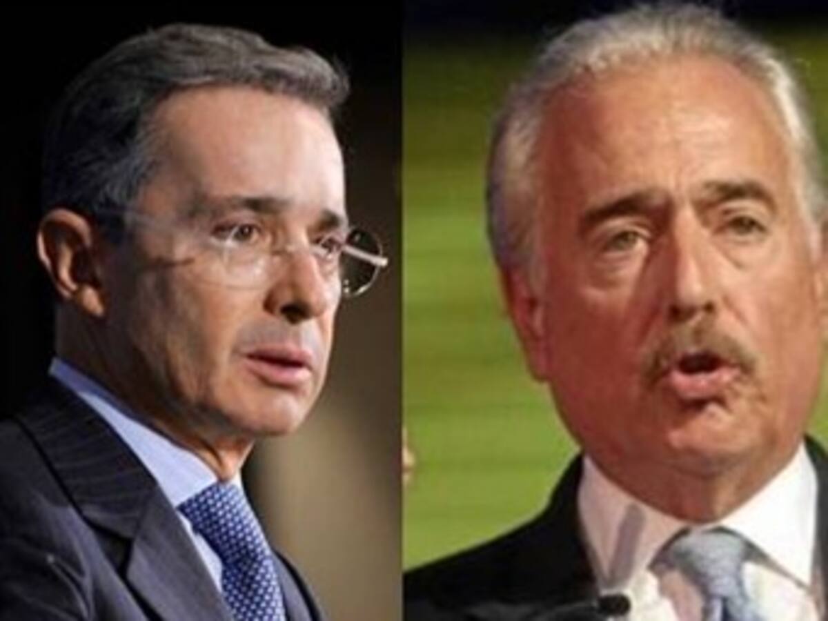 Expresidentes hacen ataques inesperados y dañinos al proceso de paz: Financial Times