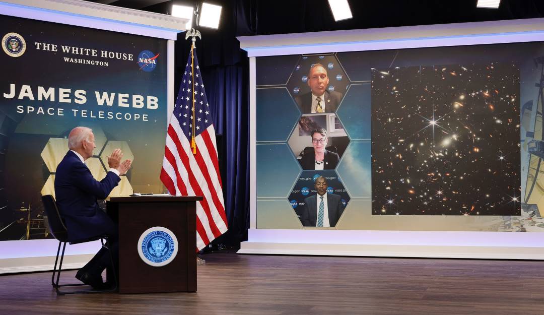 Biden y NASA presentaron la primera imagen a color del espacio tomada por telescopio Webb. Foto Getty
