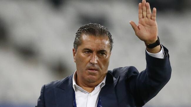 José Peseiro, entrenador portugués que deja el cargo de la FVF