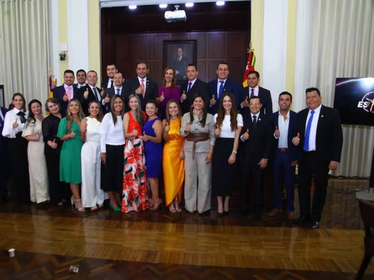 Gobernador pidió renuncia protocolaria de todo su gabinete