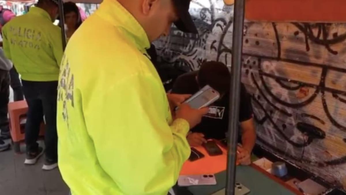 Más de 20 celulares incautados en Bogotá, con reportes de hurto y adulteración de sistemas