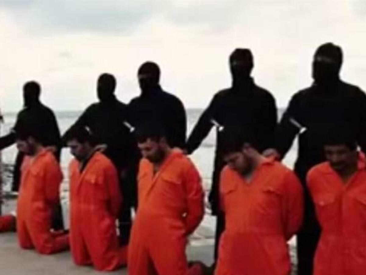 Yihadista ejecuta a su madre en público por querer convencerlo de dejar al Estado Islámico