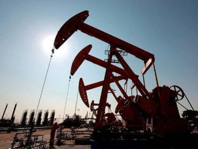 El petróleo ya bordea los 85 dólares por barril